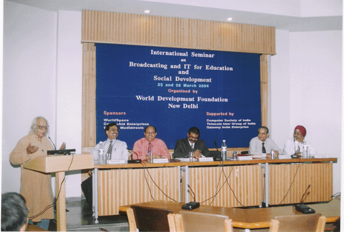 Prof. Yashpal delivering the keynote address